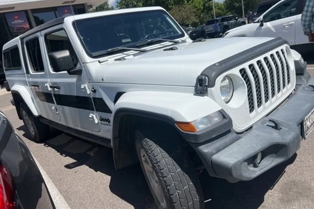 2021 Jeep Gladiator Sport photo 1