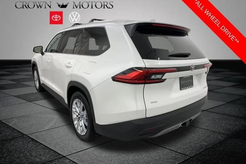 2024 Toyota Grand Highlander Platinum photo 1