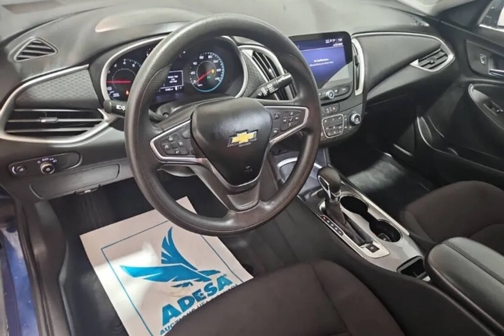 2022 Chevrolet Malibu 1LT photo 1