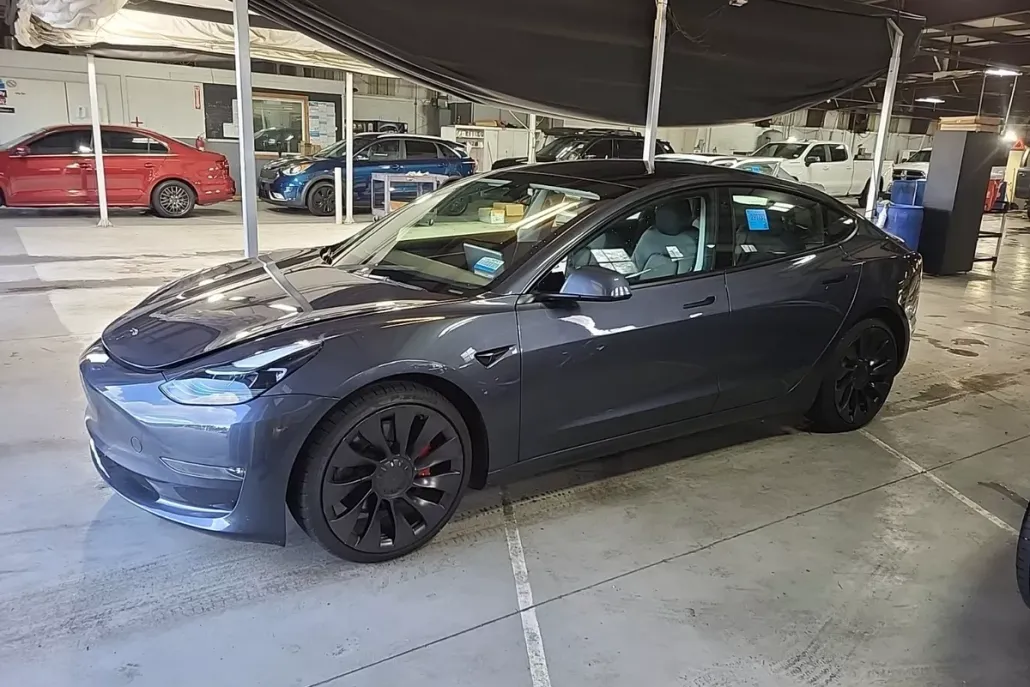2023 Tesla Model 3 Performance photo 1