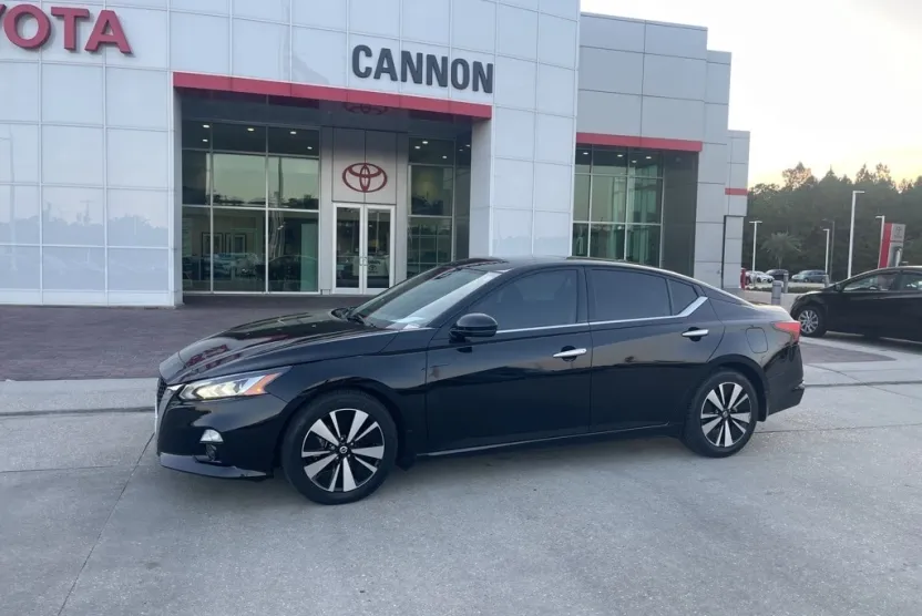 2022 Nissan Altima 2.5 SL photo 1