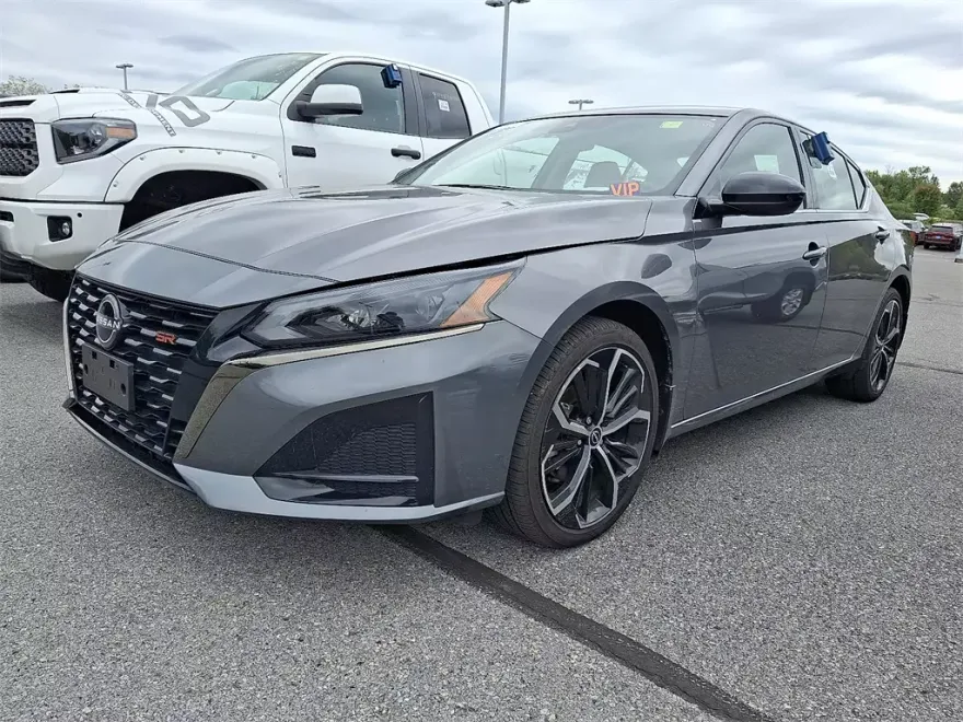 2024 Nissan Altima 2.5 SR photo 1