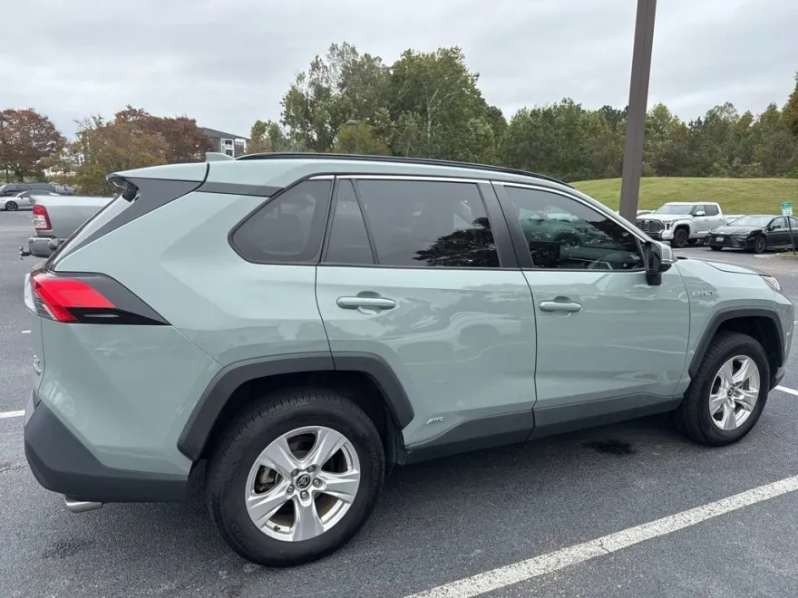 2021 Toyota RAV4 Hybrid XLE photo 1