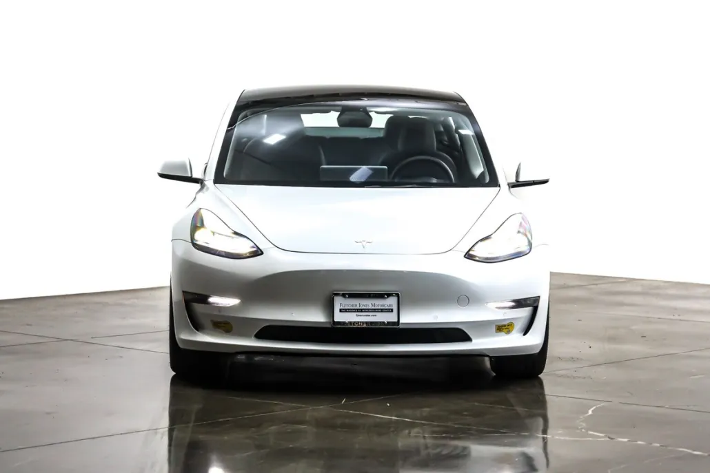 2022 Tesla Model 3 Long Range photo 1