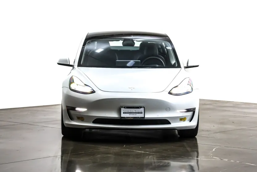 2022 Tesla Model 3 Long Range photo 1