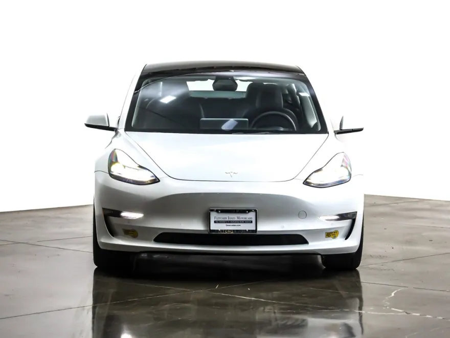 2022 Tesla Model 3 Long Range photo 1