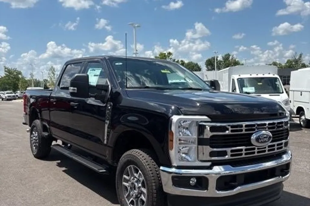 2025 Ford F-350 XLT photo 1