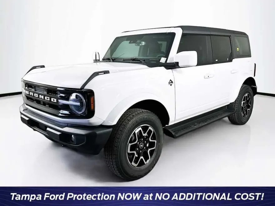 2025 Ford Bronco Outer Banks photo 1
