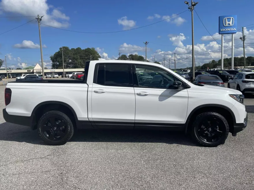 2026 Honda Ridgeline Black Edition photo 1