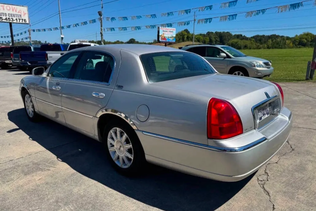 2008 Lincoln Town Car Signature Limited photo 1