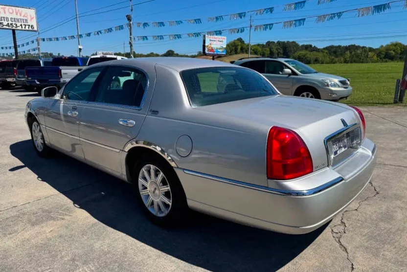 2008 Lincoln Town Car Signature Limited photo 1