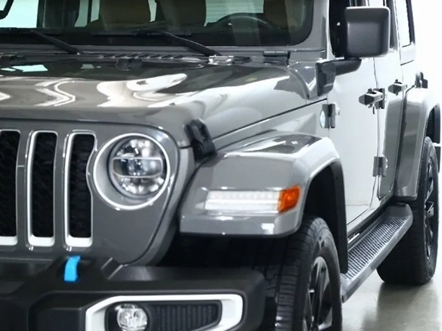 2022 Jeep Wrangler Unlimited Sahara High Altitude 4xe photo 5