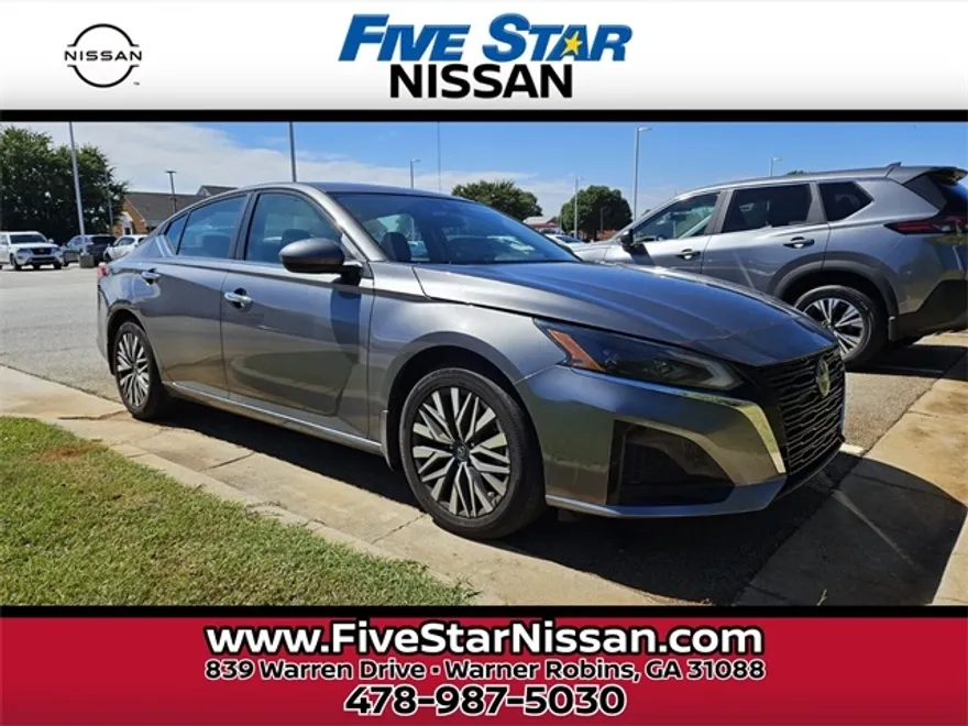 2023 Nissan Altima 2.5 SV photo 1