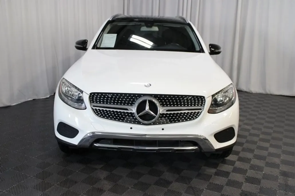 2016 Mercedes Benz GLC 300 4MATIC photo 1