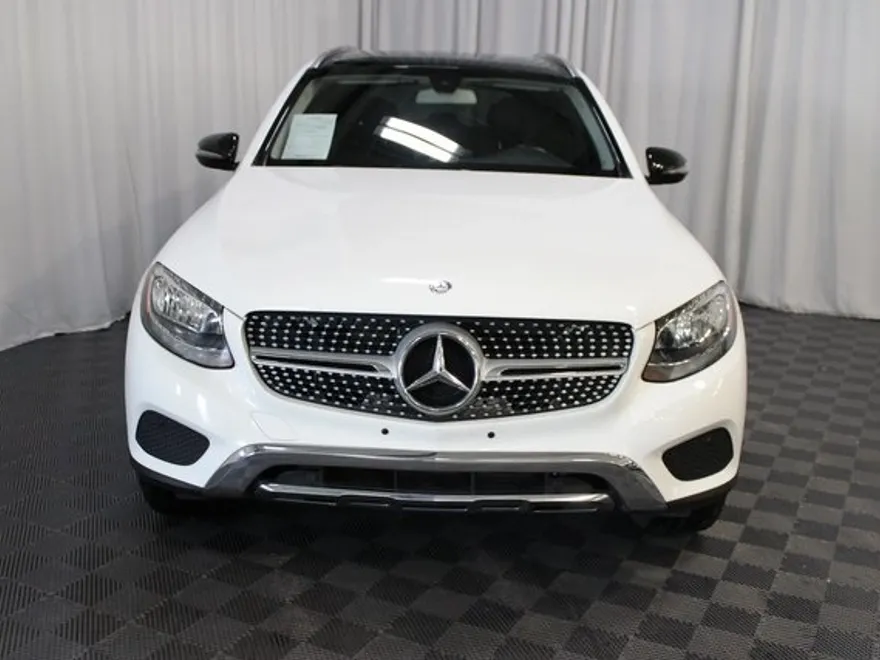 2016 Mercedes Benz GLC 300 4MATIC photo 1