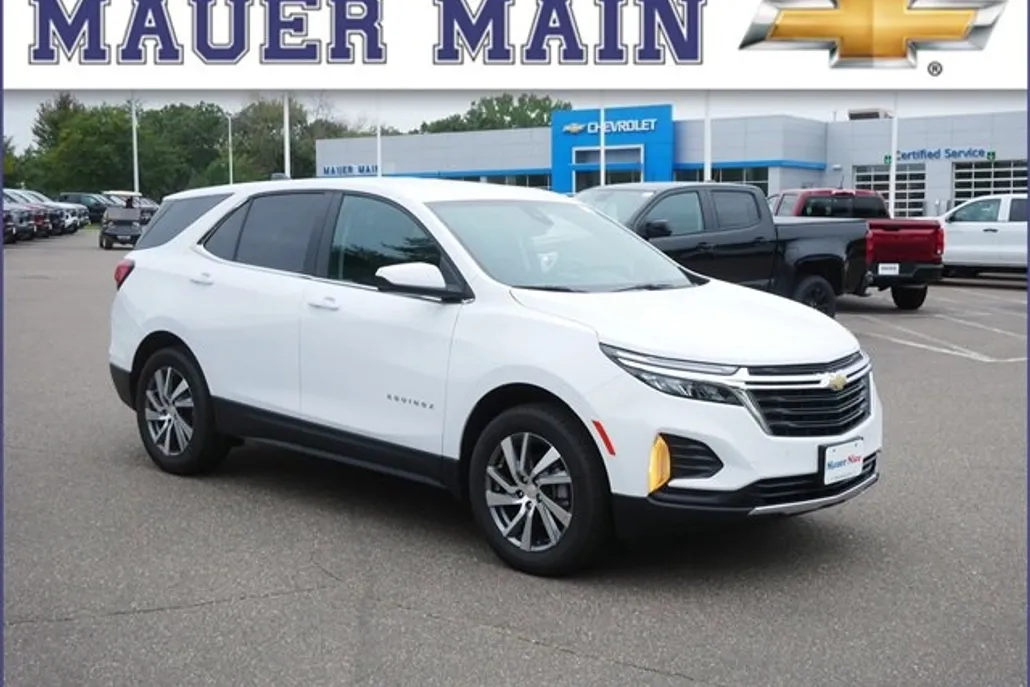 2022 Chevrolet Equinox LT photo 1