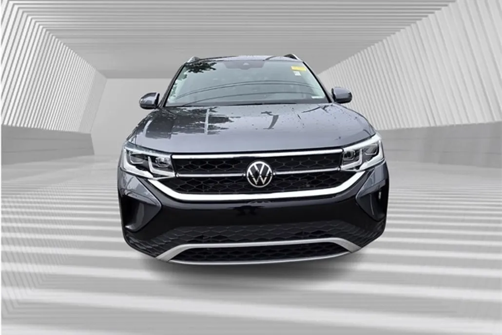 2022 Volkswagen Taos SEL photo 1