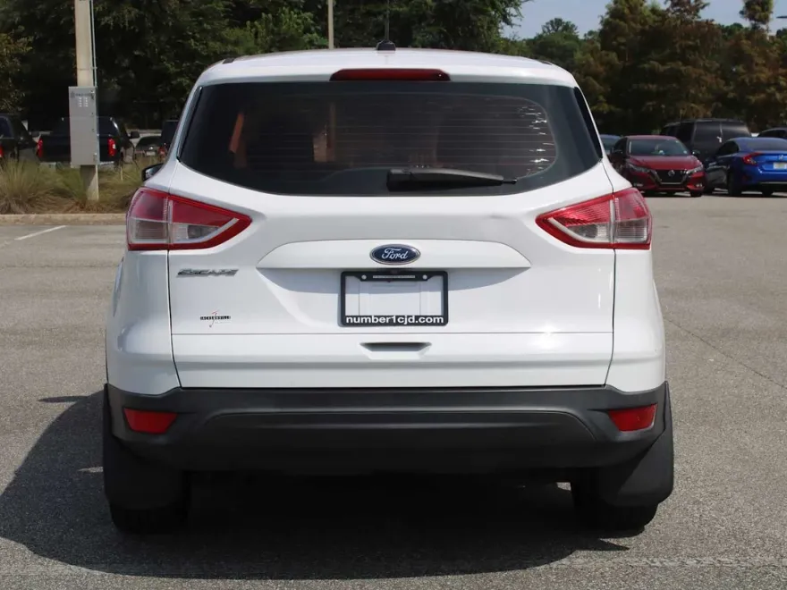 2016 Ford Escape S photo 1