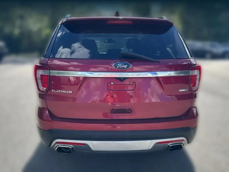 2016 Ford Explorer Platinum Sport photo 1