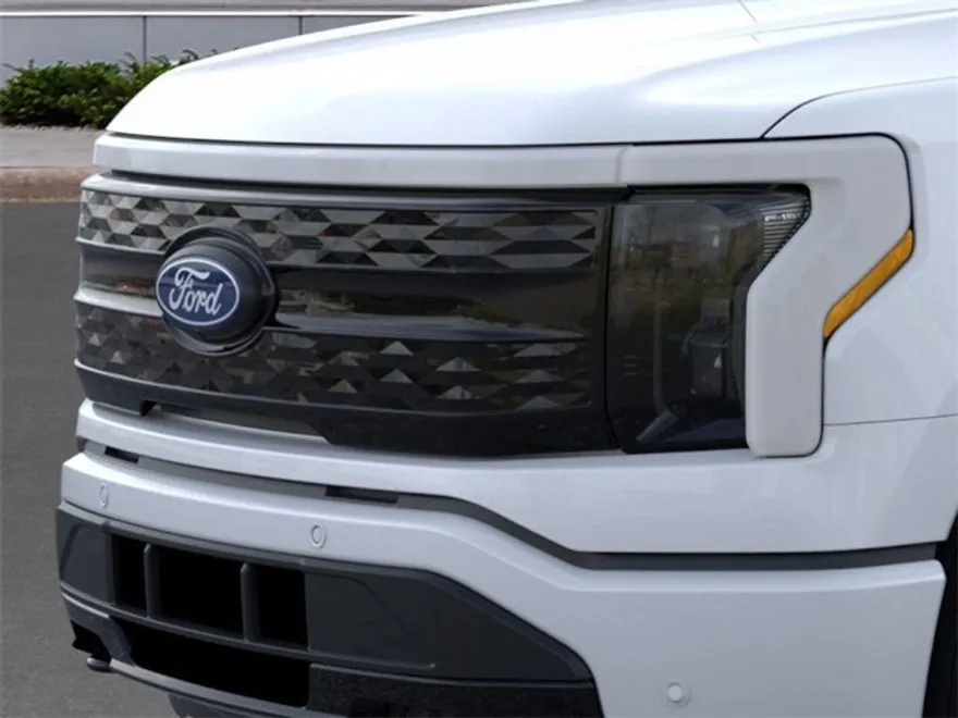 2025 Ford F-150 Lightning Platinum photo 15