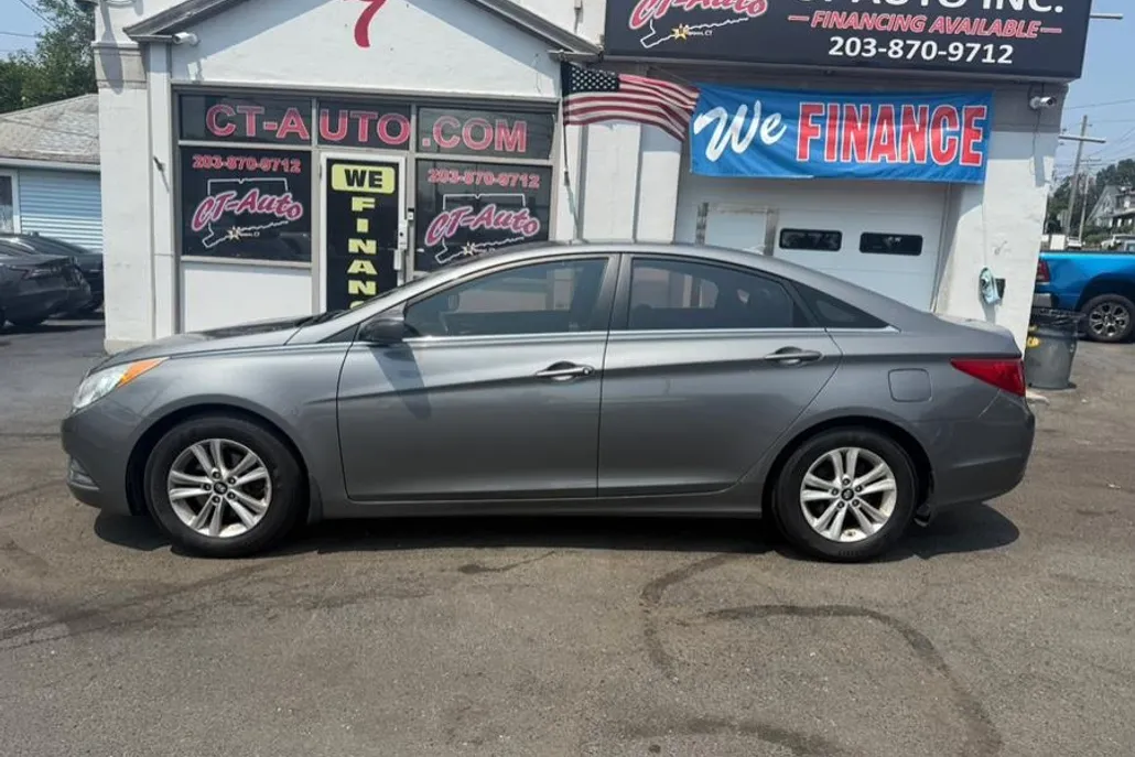 2013 Hyundai Sonata SE photo 1