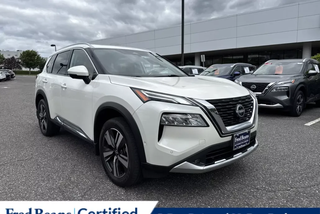 2022 Nissan Rogue Platinum photo 1