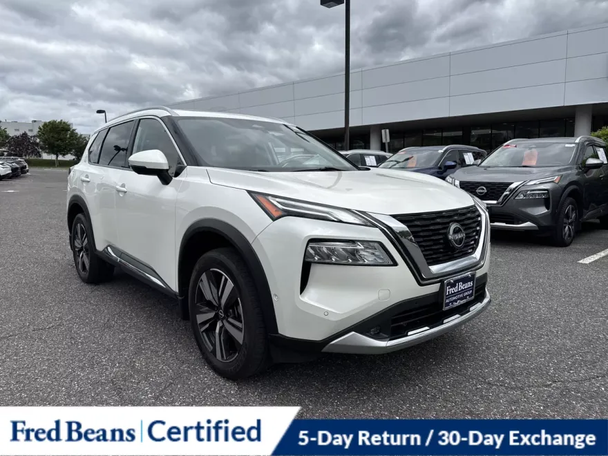 2022 Nissan Rogue Platinum photo 1