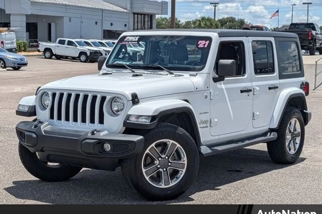 2021 Jeep Wrangler Unlimited Sahara photo 1