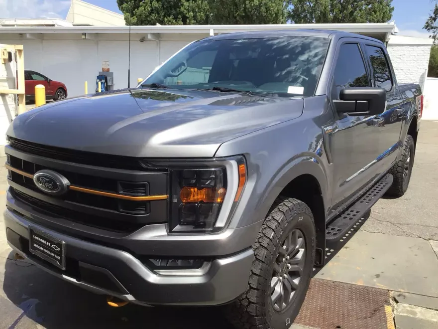 2023 Ford F-150 XL photo 1