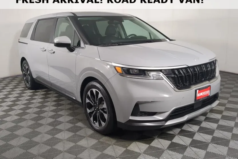 2024 Kia Carnival EX photo 1