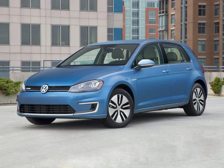 2016 Volkswagen e-Golf SE photo 1