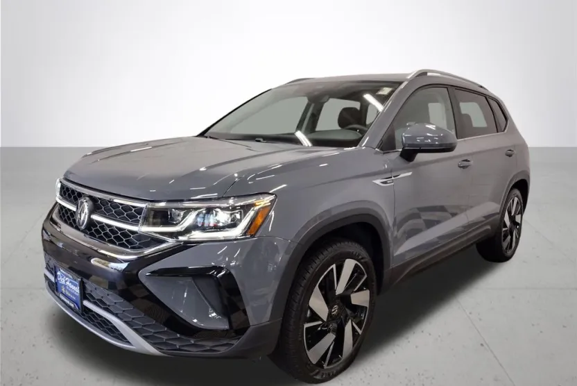 2024 Volkswagen Taos SEL photo 1