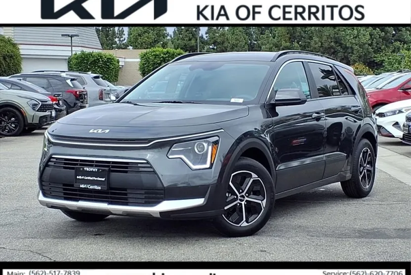 2025 Kia Niro LX photo 1