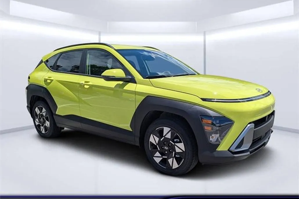 2025 Hyundai Kona SEL photo 1