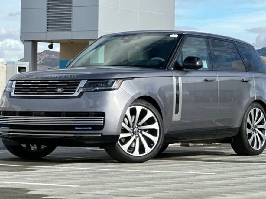 2025 Land Rover Range Rover SV photo 1