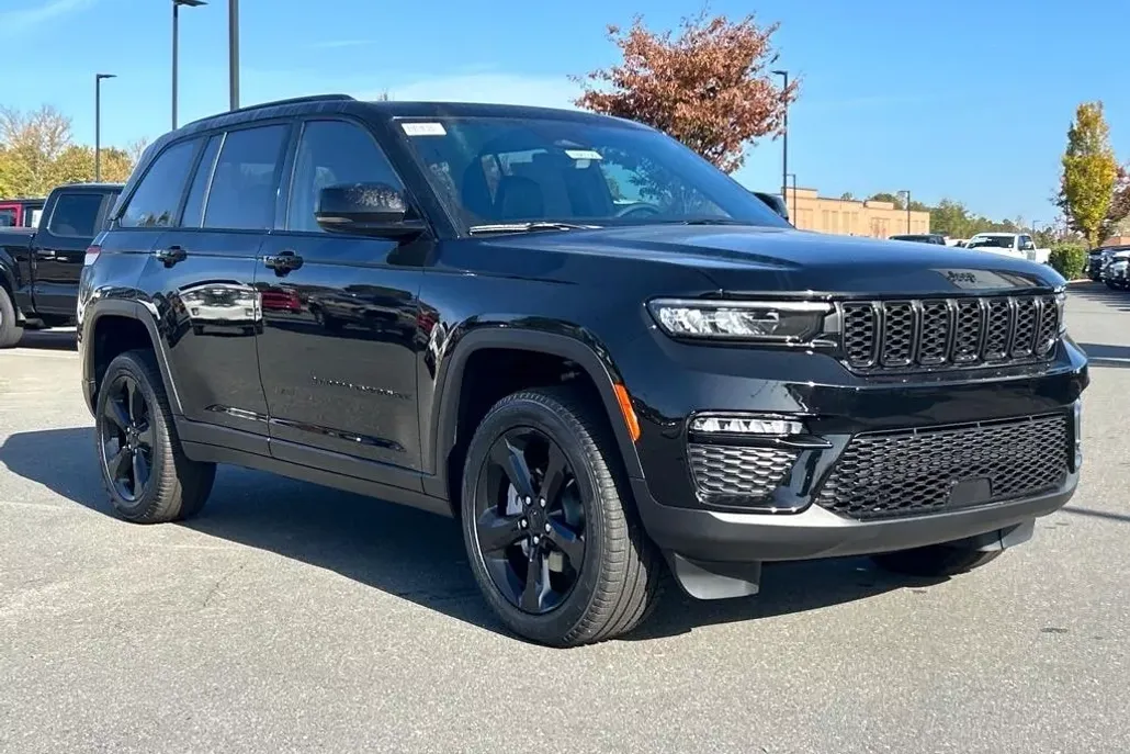 2025 Jeep Grand Cherokee Limited photo 1