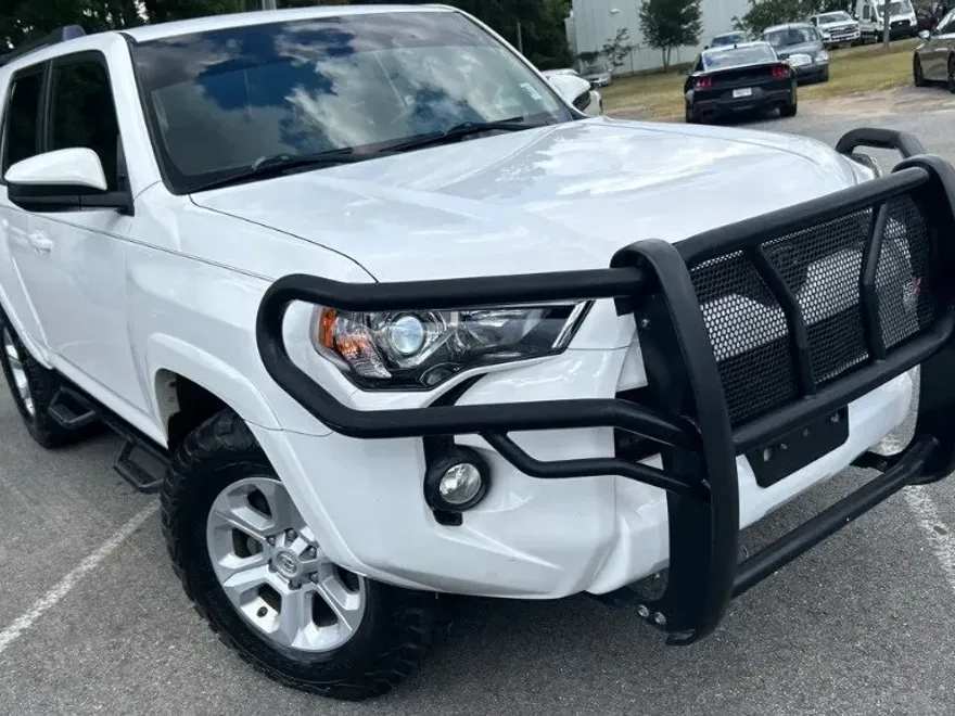 2019 Toyota 4Runner SR5 photo 1