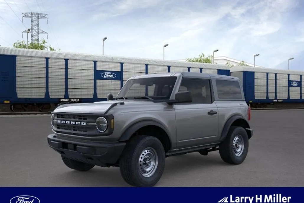 2025 Ford Bronco Base photo 1