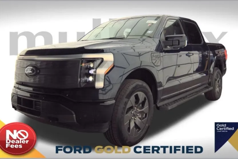 2023 Ford F-150 Lightning Lariat photo 1