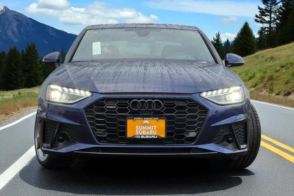 2021 Audi A4 45 S line Premium Plus photo 1