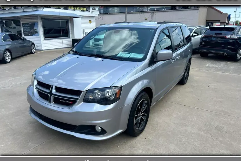 2019 Dodge Grand Caravan GT photo 1