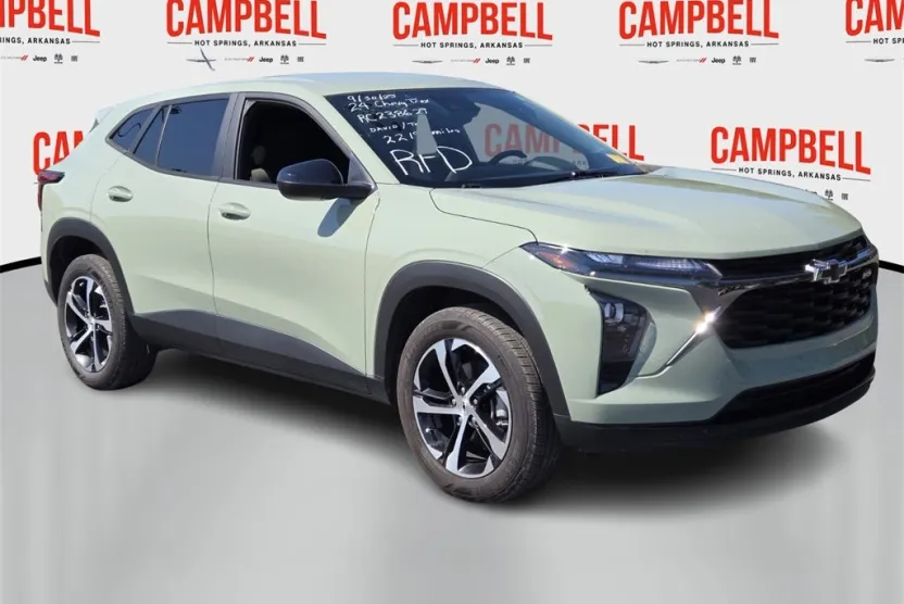 2024 Chevrolet Trax photo 1