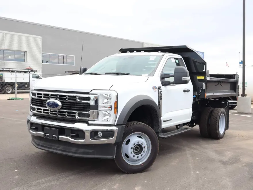2024 Ford F-550 photo 1