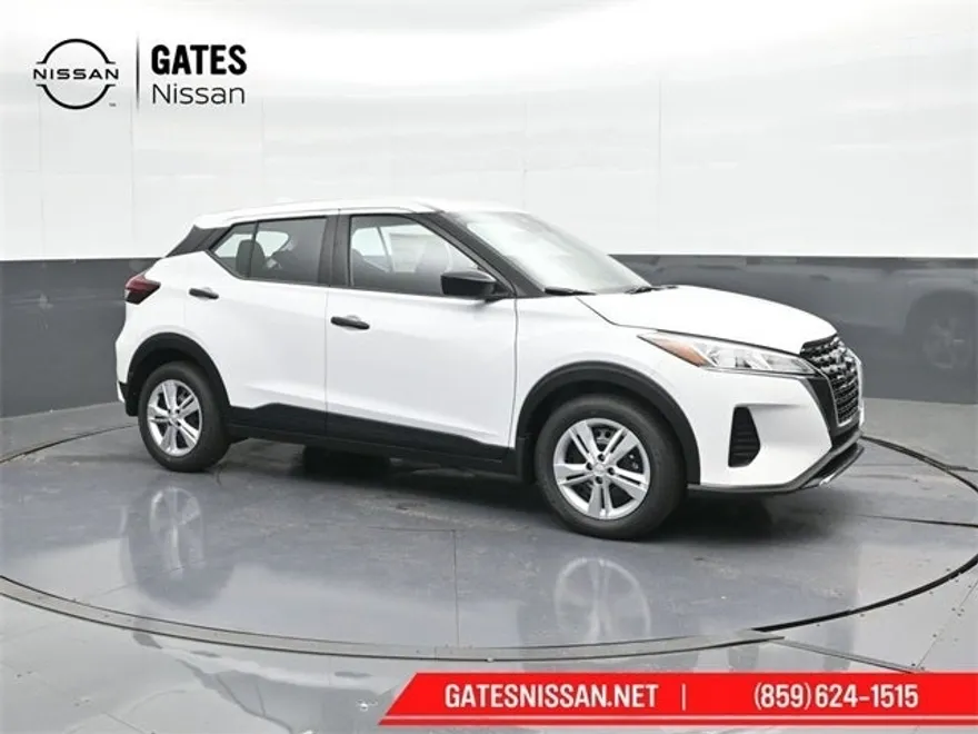 2025 Nissan Kicks Play S photo 1