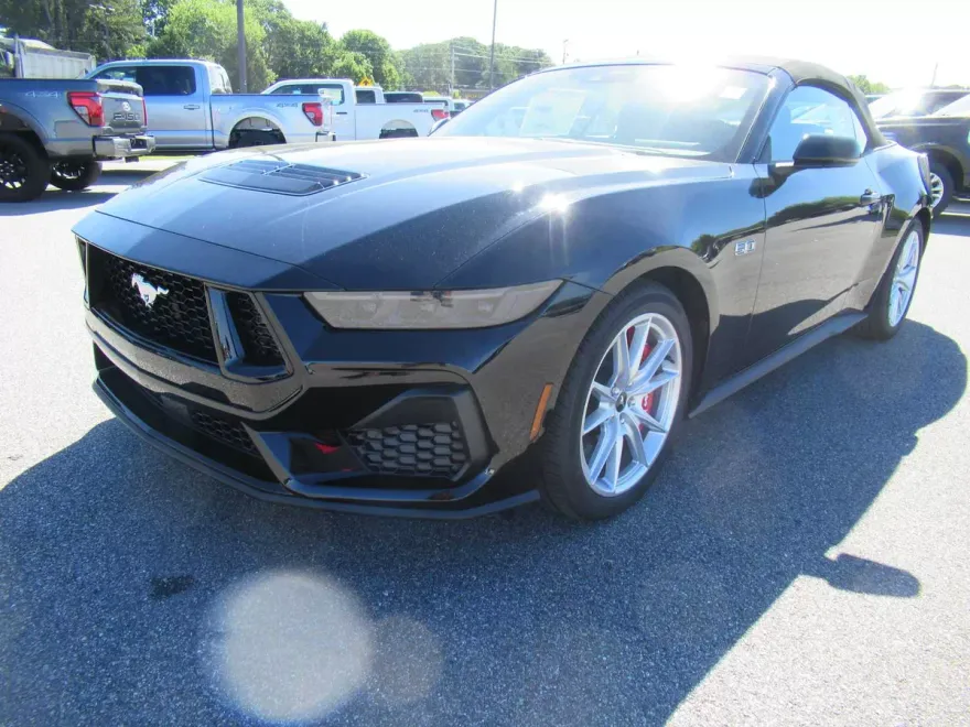 2025 Ford Mustang GT Premium Convertible photo 1