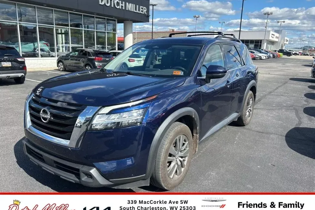 2022 Nissan Pathfinder SV photo 1