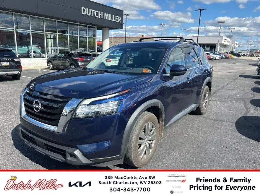2022 Nissan Pathfinder SV photo 1