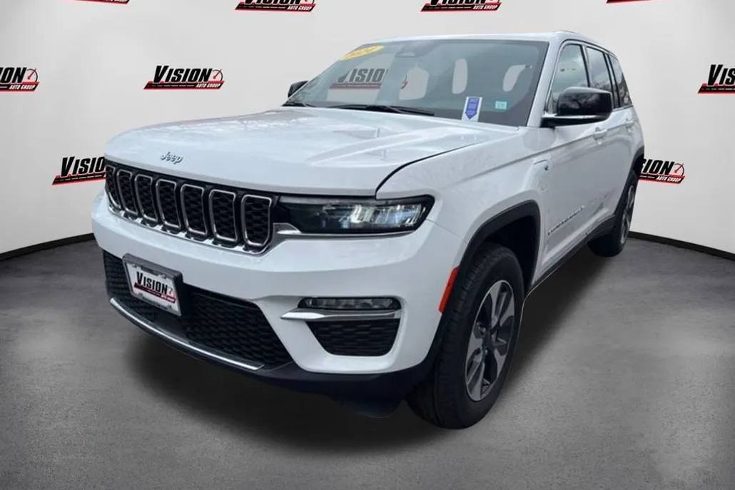 2024 Jeep Cherokee 4xe Base photo 1