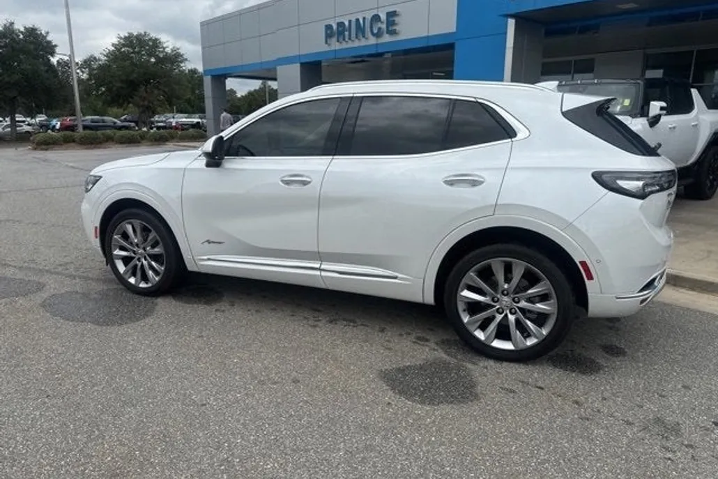 2023 Buick Envision Avenir photo 1
