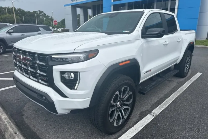 2024 Gmc Canyon AT4 photo 1
